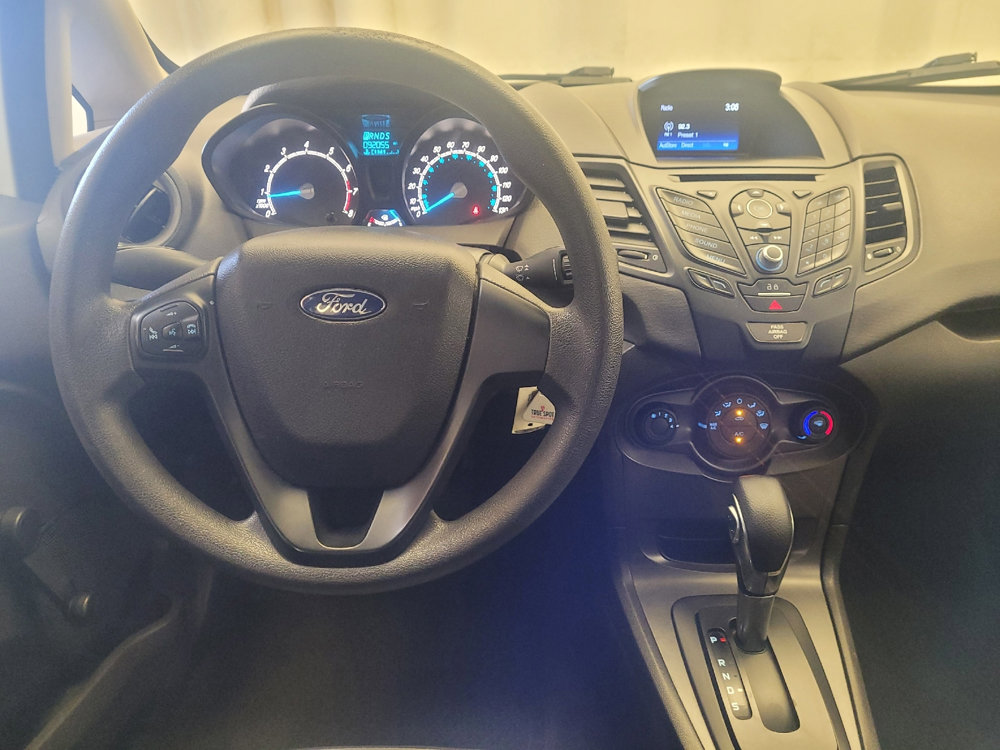 
								Ford Fiesta S full									